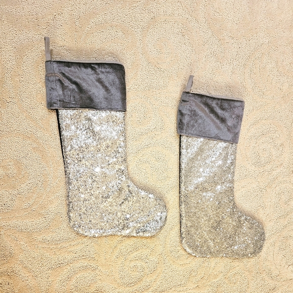 NEW Two Elegant Grey Velvet Silver Sequins Stockings, Ornaments & Garland - Picture 4 of 7